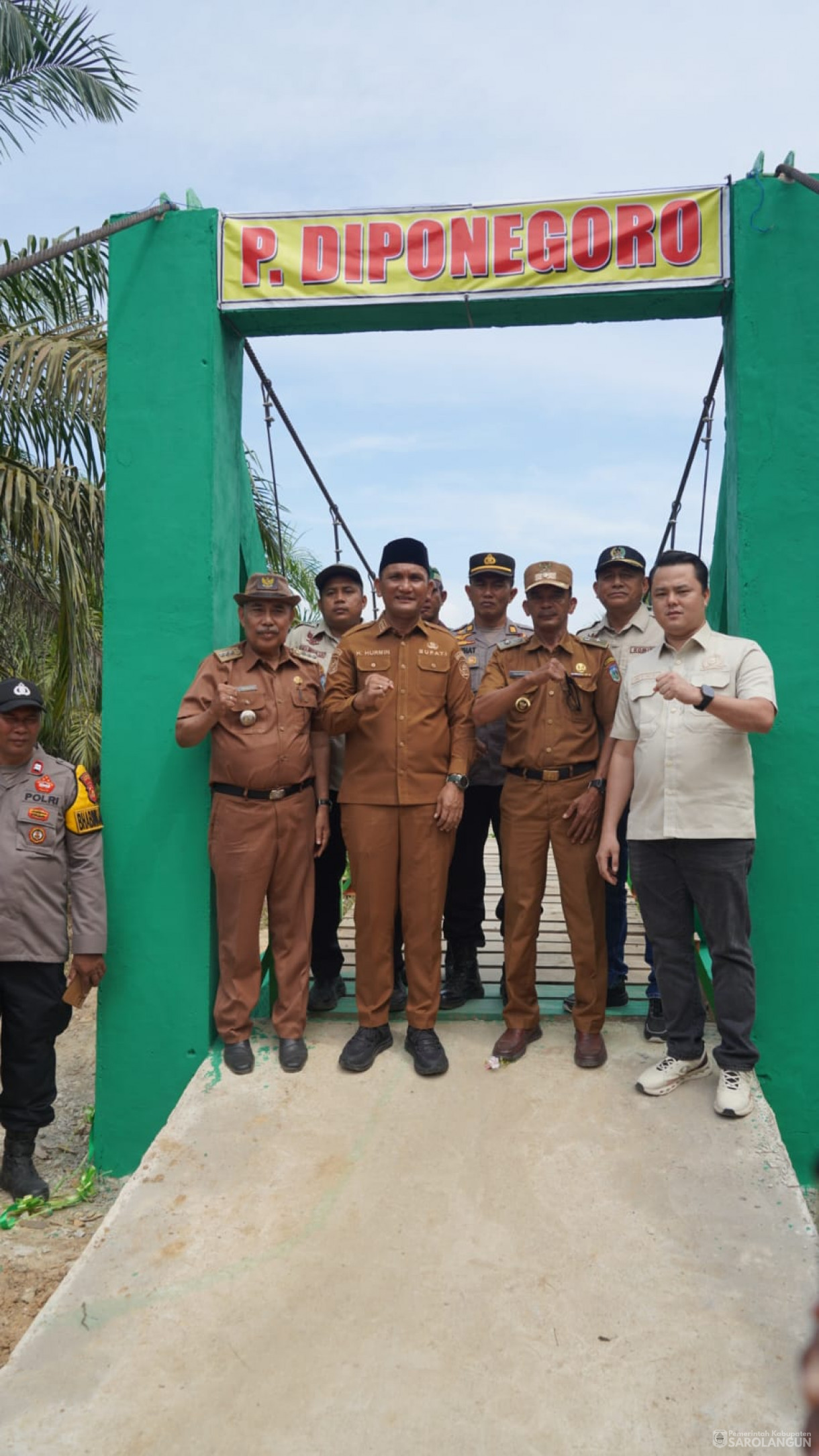 Acara Panen Raya Jagung dan Peresmian Jembatan Gantung Sepanjang 35 Meter di Desa Sungai Merah Kec. Pelawan