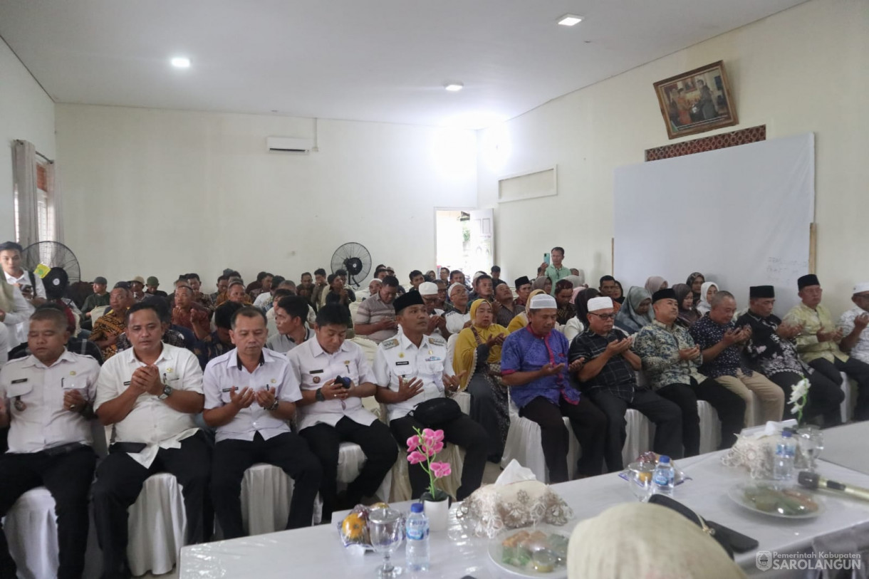 30 Juli 2025 - Acara Reses Bapak Anggota DPR RI Bapak Drs. H Cek Endra Bersama Masyarakat Bertempat di Kediaman Pribadi Bapak Cek Endra di Lapangan Sriwijaya Sarolangun