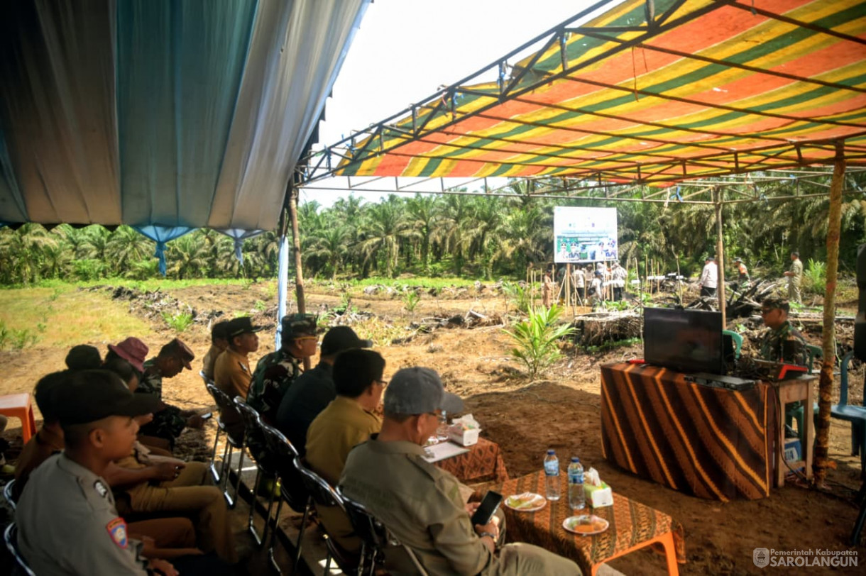 16 September 2025&nbsp; Tanam Padi Ladang Serentak SeProvinsi Jambi di Desa Baru Kecamatan Air Hitam