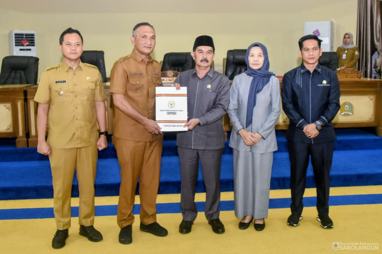 15 September 2025&nbsp; Rapat Paripurna Tingkat 1 Tahap 2 Pandangan Umum Fraksi Fraksi Terhadap Raperda Kabupaten Sarolangun Tahun 2025