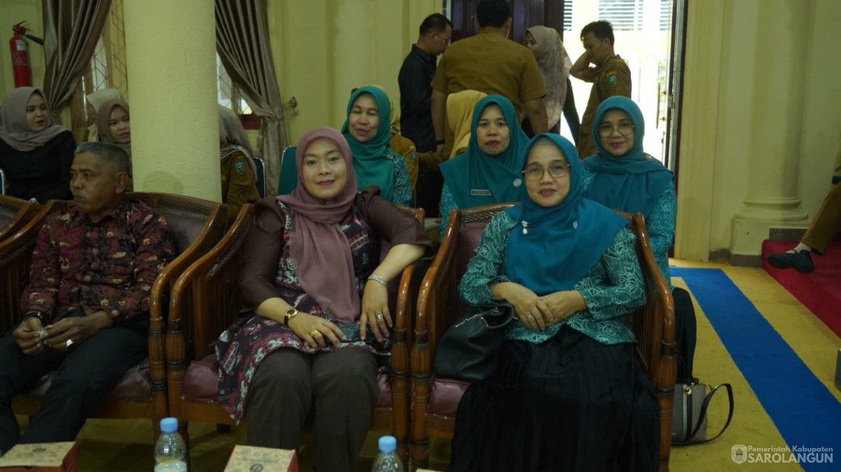 16 September 2025&nbsp; Penandatanganan Kesepakatan Dan Persetujuan Bersama Terhadap Empat Rancangan Perubahan Daerah Diluar Propemperda Kabupaten Sarolangun Tahun 2025