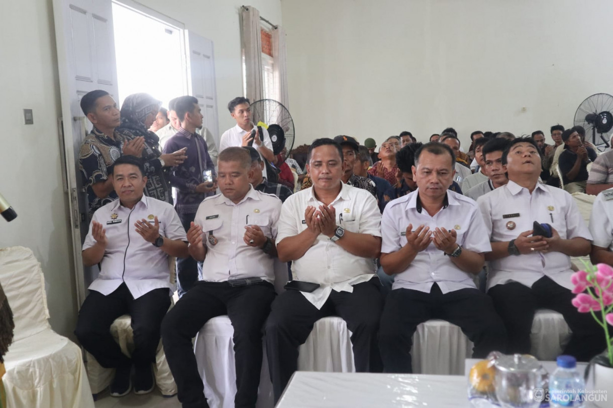 30 Juli 2025 - Acara Reses Bapak Anggota DPR RI Bapak Drs. H Cek Endra Bersama Masyarakat Bertempat di Kediaman Pribadi Bapak Cek Endra di Lapangan Sriwijaya Sarolangun