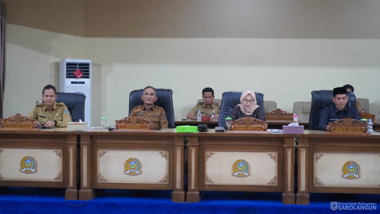 16 September 2025&nbsp; Penandatanganan Kesepakatan Dan Persetujuan Bersama Terhadap Empat Rancangan Perubahan Daerah Diluar Propemperda Kabupaten Sarolangun Tahun 2025