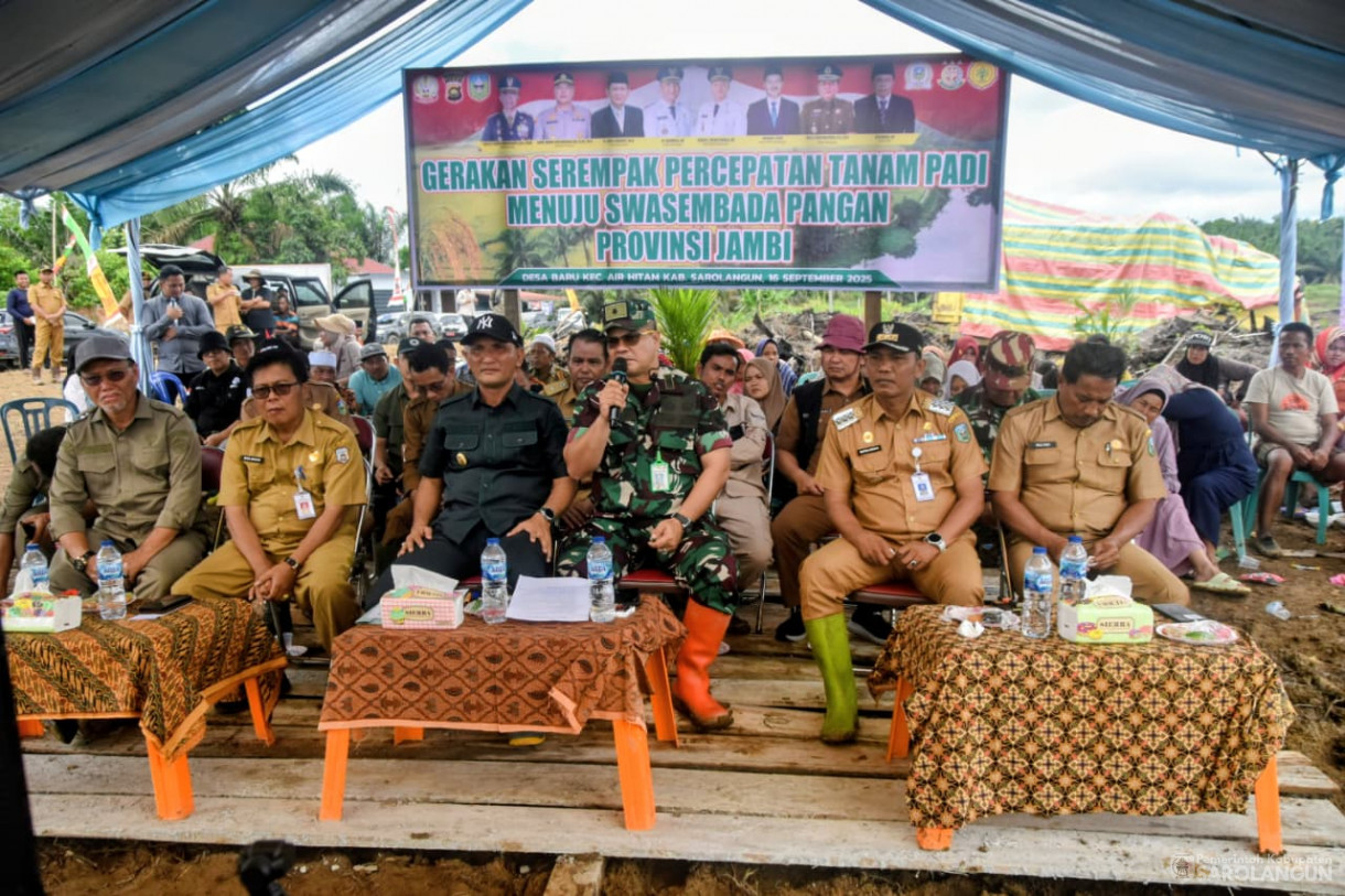 16 September 2025&nbsp; Tanam Padi Ladang Serentak SeProvinsi Jambi di Desa Baru Kecamatan Air Hitam