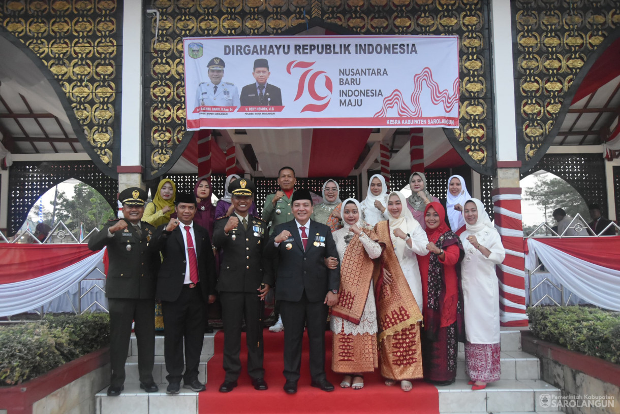 17 Agustus 2024 -&nbsp;Upacara Penurunan Bendera Merah Putih Dalam Rangka HUT RI Ke 79, Bertempat di Lapangan Gunung Kembang Sarolangun