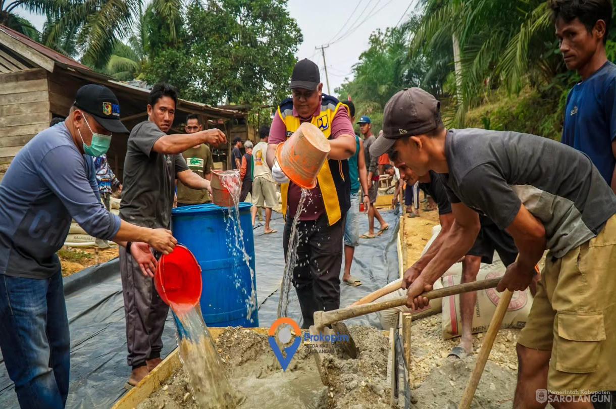 26 Agustus 2026 Gotong Royong Membangun Jalan Sepintun di Dusun Trans 3&nbsp; Bersama Bupati Sarolangun dan Masyarakat Dusun Trans 3 Desa Sepintun Kecamatan Pauh
