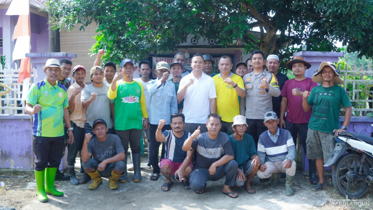 10 Oktober 2025 Wakil Bupati Sarolangun Gotong Royong Bersama Masyarakat