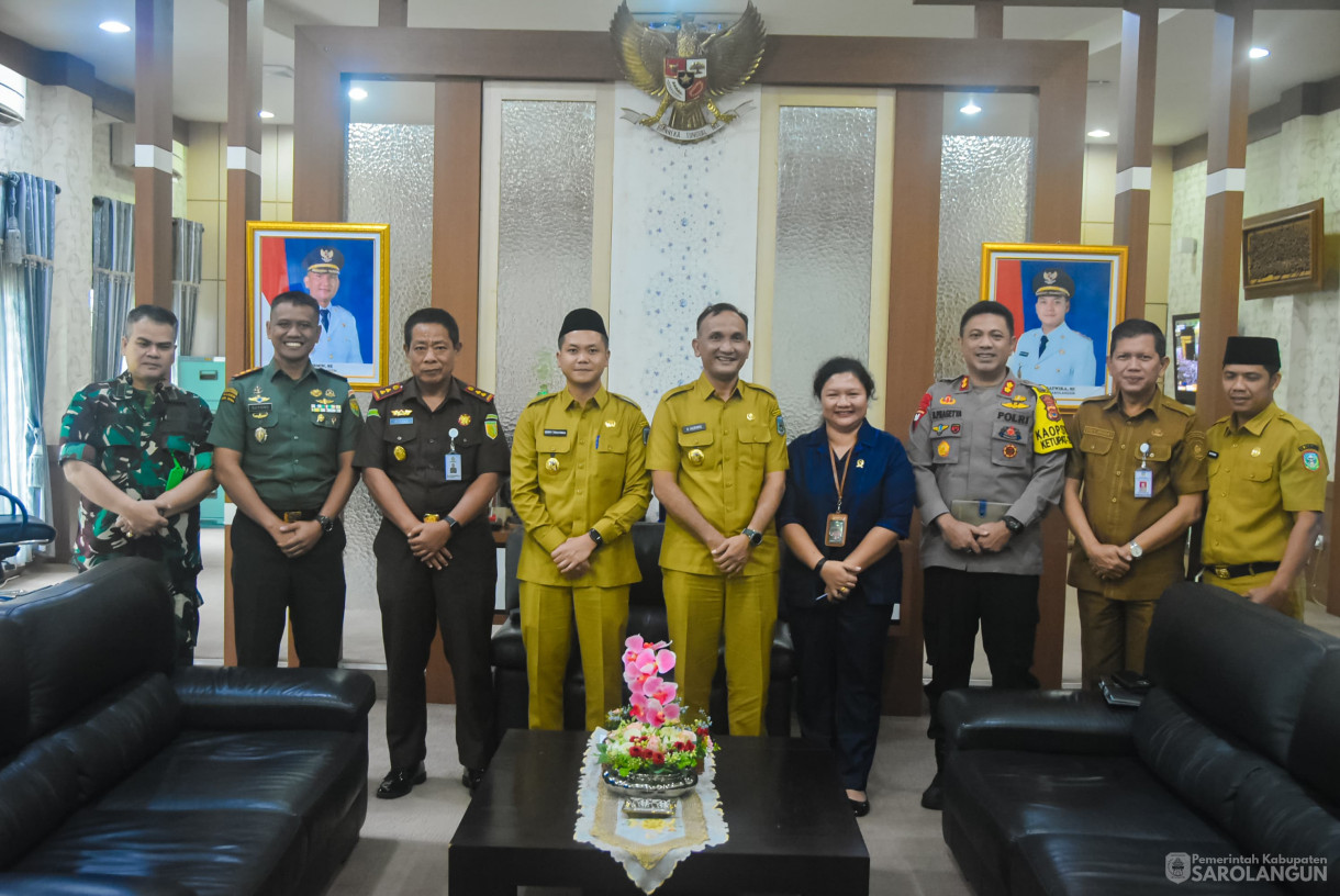 25 Maret 2025&nbsp; - Rapat Bersama Pimpinan&nbsp; Forkopimda Bertempat di Ruang Kerja Bupati Sarolangun