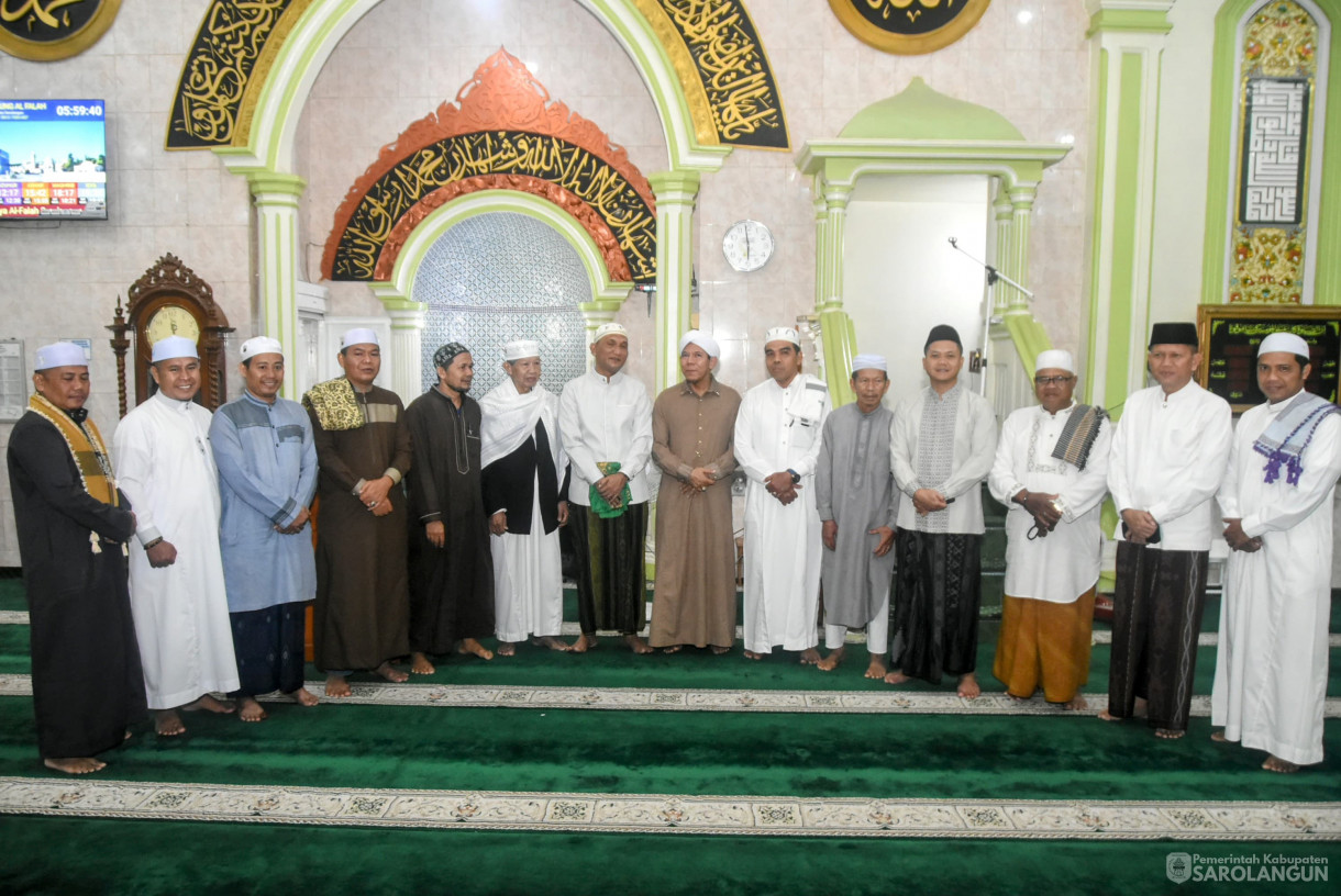 10 Juli 2025 -&nbsp;Sholat Subuh Berjamaah dan Tausiyah Ustadz Dr. KH. Habib Segaf Baharun S.Hi, MHi Pimpinan Ponpes Dalwa Jawa Timur