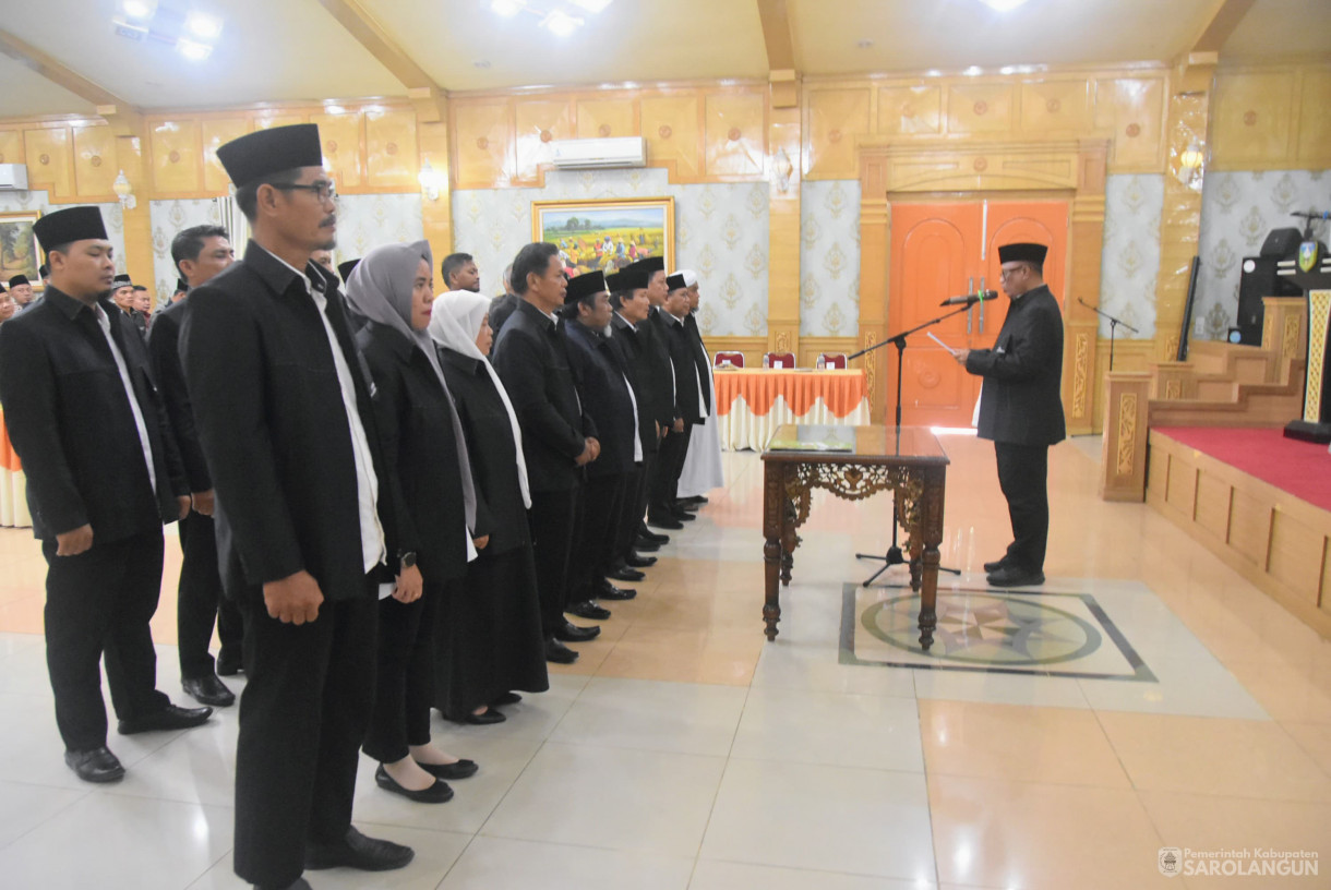 3 Oktober 2024 - Pengukuhan Pengurus Forum Kerukunan Umat Beragama di Ruang Aula Utama Kantor Bupati Sarolangun