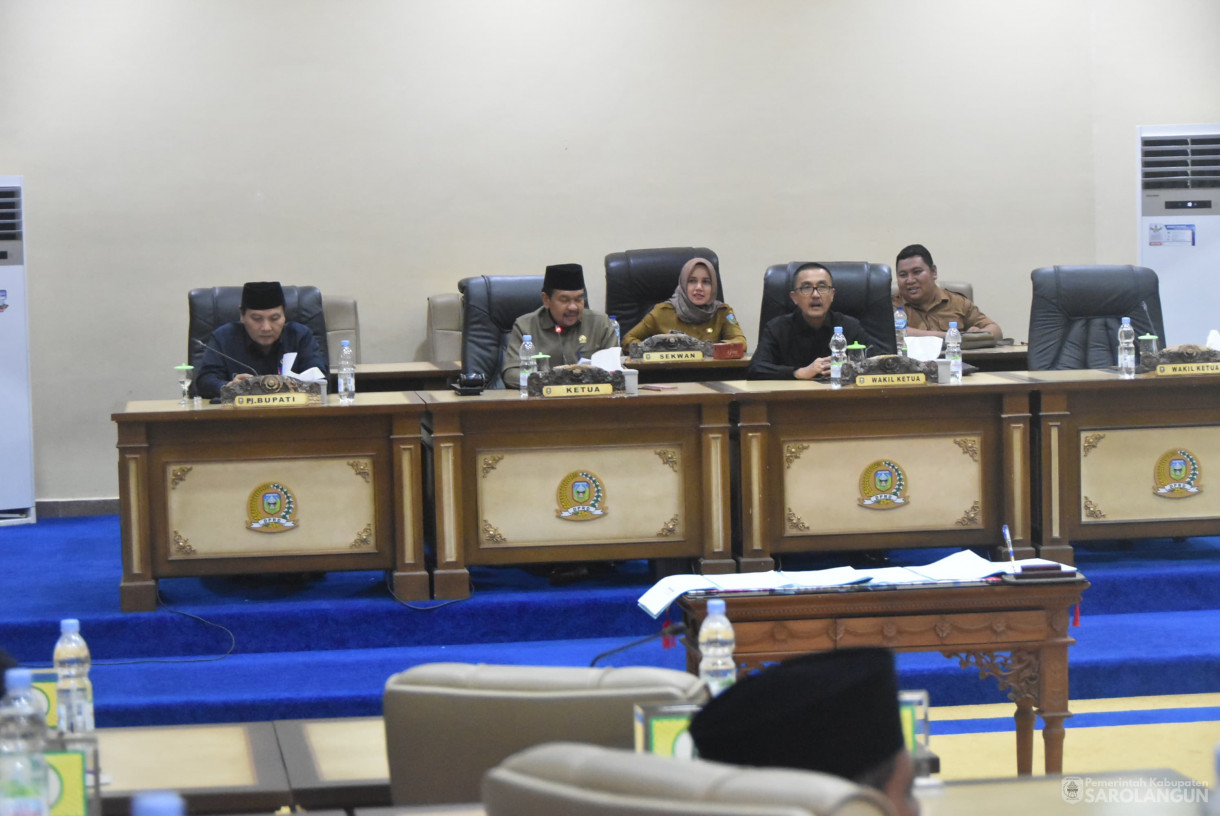 30 Juli 2024 -&nbsp;Rapat Paripurna Tingkat 2 Laporan Banggar Dan Penandatanganan Persetujuan Bersama Terhadap RKUA Dan PPAS APBD Kabupaten Sarolangun, Bertempat di Gedung DPRD Sarolangun