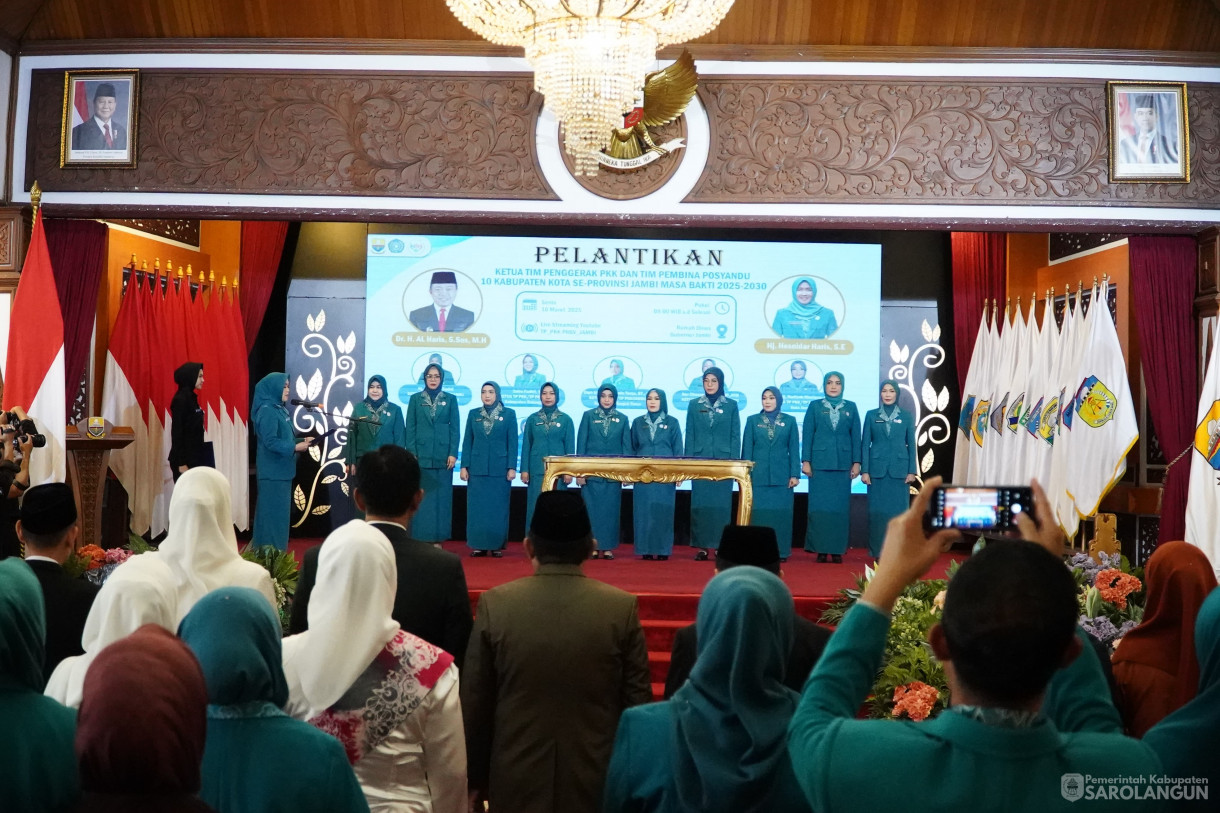 10 Maret 2025 - Pelantikan Ketua TP PKK, Bunda PAUD, Ketua Dekranasda Se Provinsi Jambi Bertempat di Auditorium Rumah Dinas Gubernur Jambi