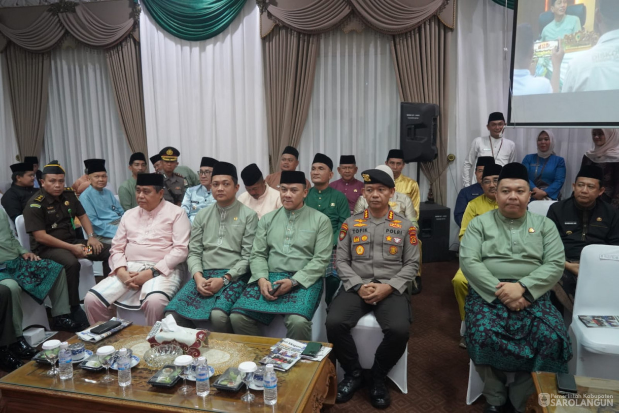 &nbsp;Bupati Sarolangun Serta Ketua TP PKK Kabupaten Sarolangun Menghadiri Rapat Paripurna Dalam Rangka HUT Kab.Batang Hari Yang Ke 77