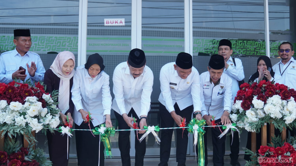 3 Desember 2025&nbsp; Peninjauan Sekaligus Pengguntingan Pita Kantor Baznas Mikrofinance Desa