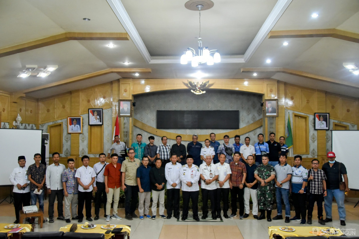 20 Desember 2023 - Rapat Koordinasi CSR Di Ruang Aula Utama Kantor Bupati Sarolangun