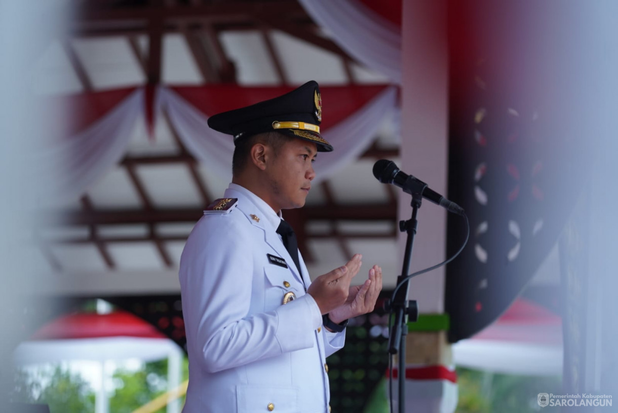 17 Agustus 2025&nbsp; Upacara Penurunan Bendera Merah Putih Bertempat di lapangan Gunung Kembang