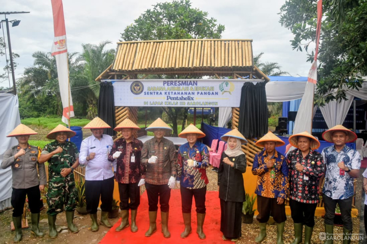 2 Oktober 2025 Penandatanganan Nota Kesepahaman Antara Kantor Wilayah Direktorat Jenderal Permasyarakatan Jambi dengan Pemerintah Kabupaten Sarolangun sekaligus Peresmian Sarana Asimilasi dan Edukasi WBP dan Panen Bidang Perkebunan dan Perikanan di Lap
