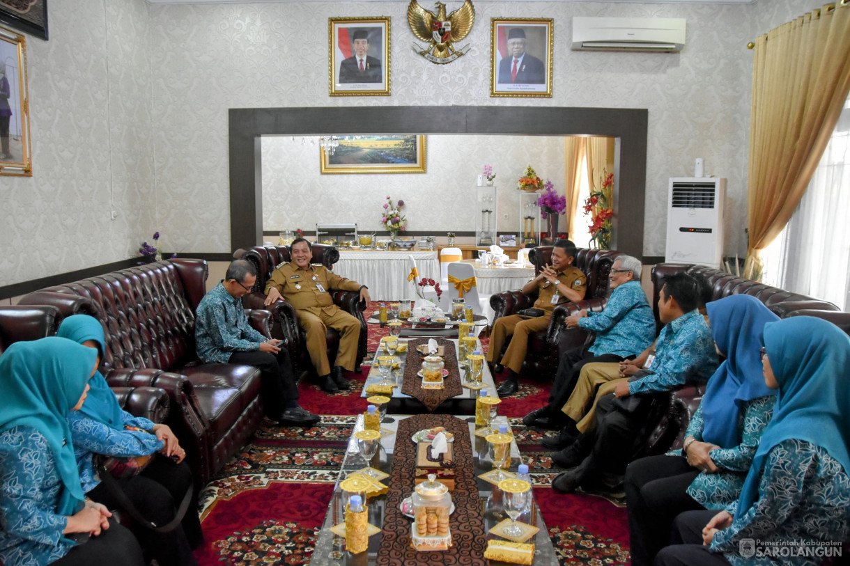 28 November 2023 - Sarapan Pagi Bersama TIM Penilai Desa Supervisi Dan Evaluasi Di Rumah Dinas Bupati Sarolangun