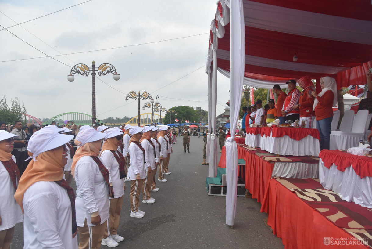 15 Agustus 2024 -&nbsp;Kegiatan Gerak Jalan Memperingati Hari Kemerdekaan RI Ke 79, Bertempat di Depan Rumah Dinas Bupati Sarolangun