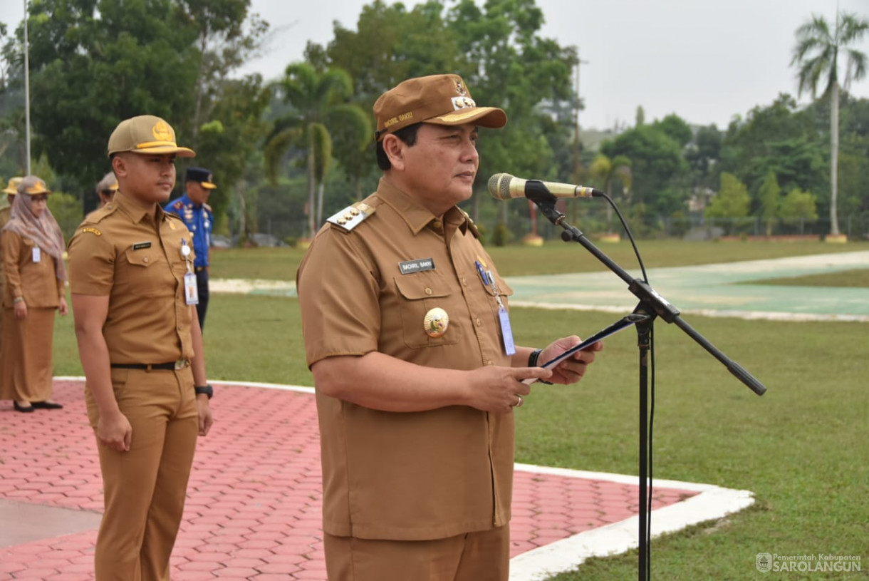 23 Oktober 2023 - Penjabat Bupati Sarolangun Memimpin Apel Gabungan Di Lapangan Gunung Kembang Sarolangun