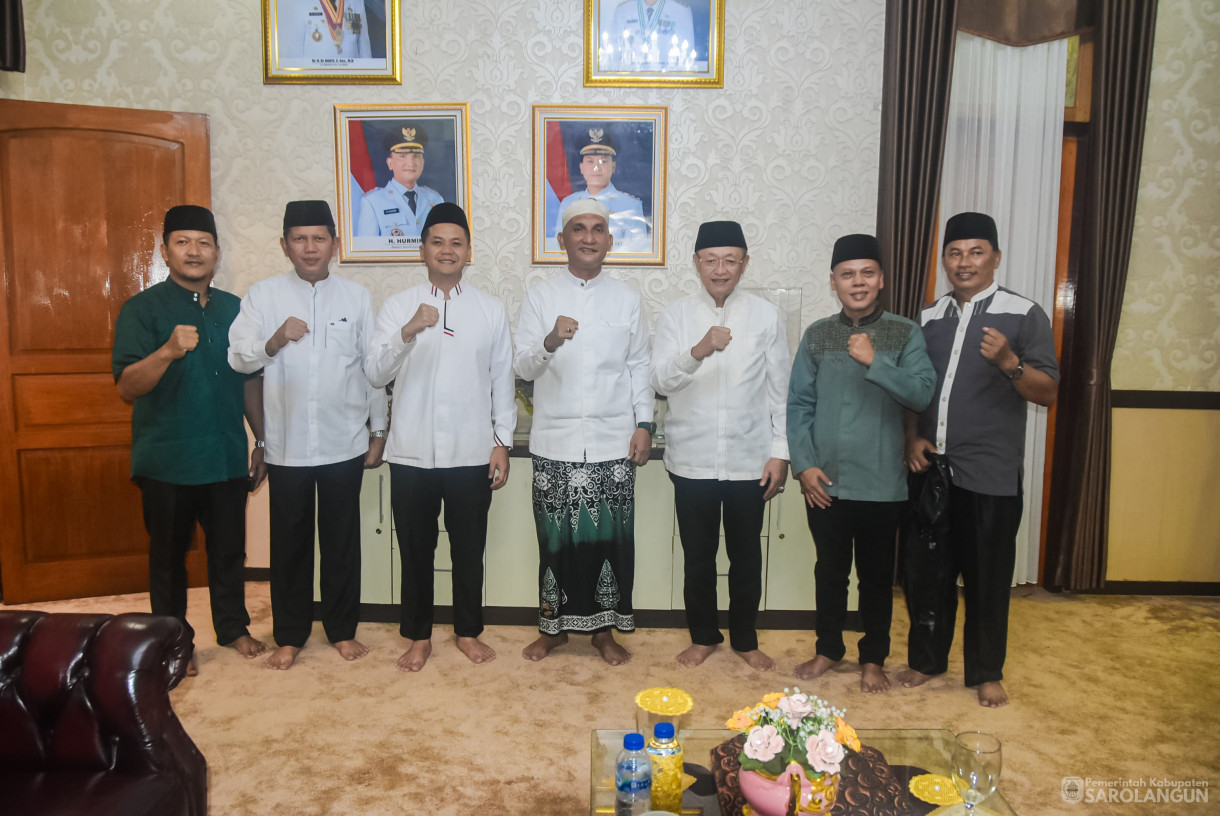 26 Maret 2025 - Buka Bersama Tokoh Masyarakat di Rumah Dinas Bupati Sarolangun
