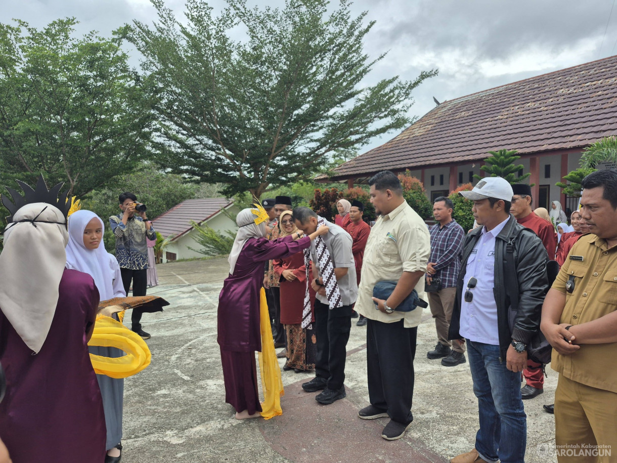 6 Mei 2026 Wakil Bupati Sarolangun Menghadiri acara perpisahan kelas XII SMAN 11 Sarolangun di Desa Butang Baru Kec. Mandiangin Timur