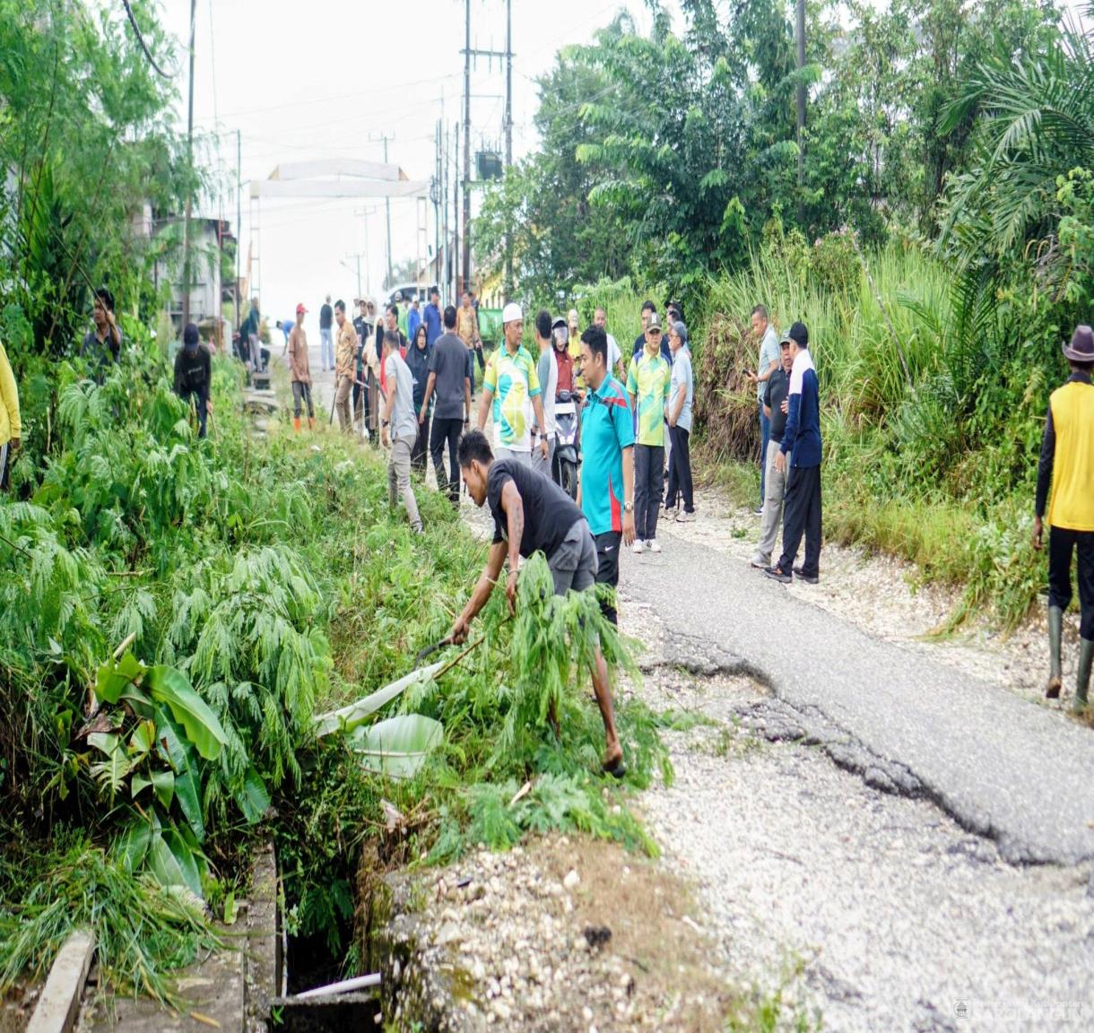22 Mei 2026 Gotong Royong di Desa Pasar Singkut, Kecamatan Singkut
