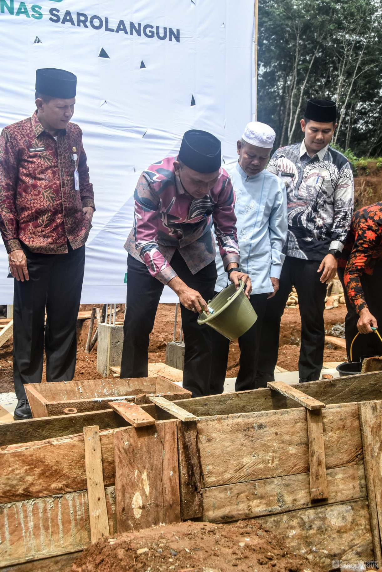 6 Maret 2025 -&nbsp;Peletakan Batu Pertama Pembangunan Rumah Sehat Baznas di Desa Tanjung Kecamatan Bathin VIII