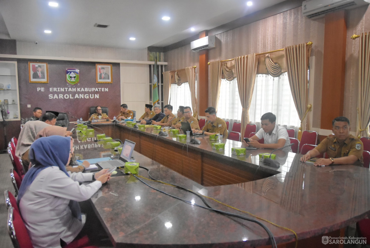 21 Oktober 2024 -&nbsp;Rapat TPID Via Zoom Meeting, Bertempat di Ruang Pola Utama Kantor Bupati Sarolangun