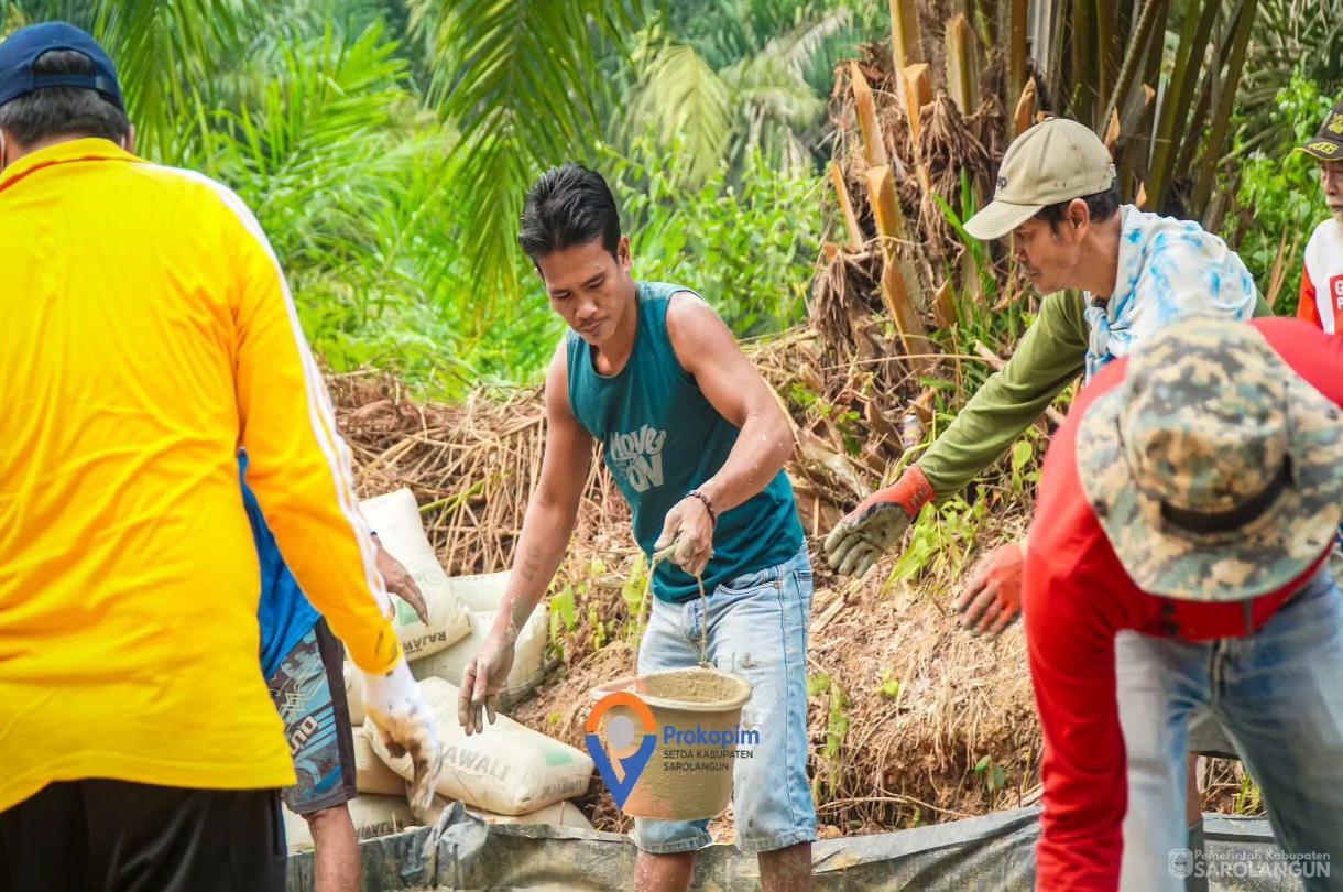 26 Agustus 2026 Gotong Royong Membangun Jalan Sepintun di Dusun Trans 3&nbsp; Bersama Bupati Sarolangun dan Masyarakat Dusun Trans 3 Desa Sepintun Kecamatan Pauh