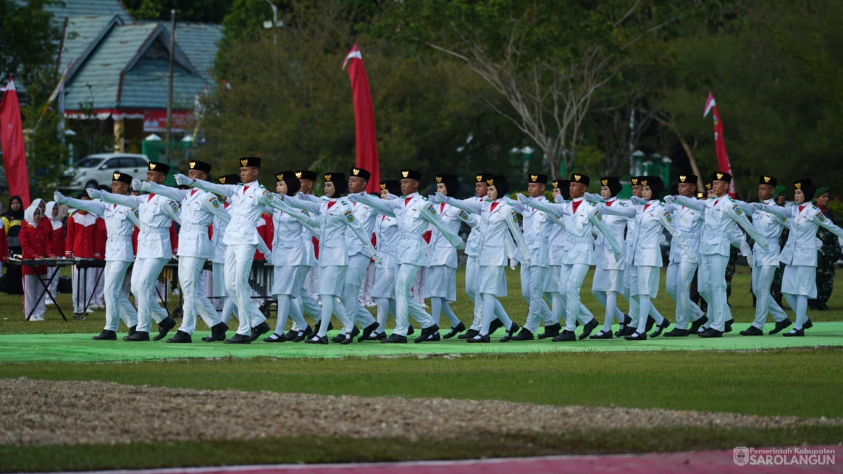 17 Agustus 2025&nbsp; Upacara Penurunan Bendera Merah Putih Bertempat di lapangan Gunung Kembang