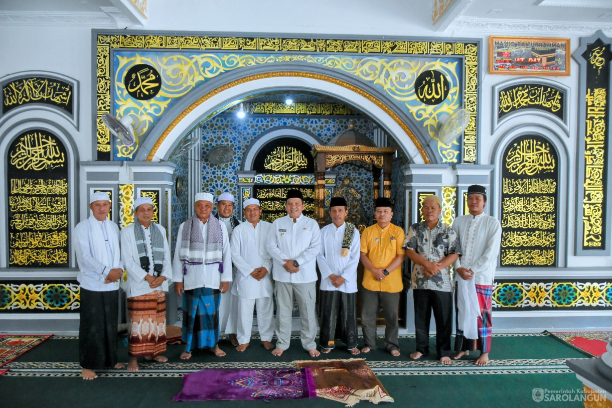 1 Desember 2023 - Melaksanakan Jumat Keliling Dan Penyerahan Bantuan BAZNAS Di Masjid Baiturrahman Desa Sungai Keramat Kecamatan Cermin Nan Gedang