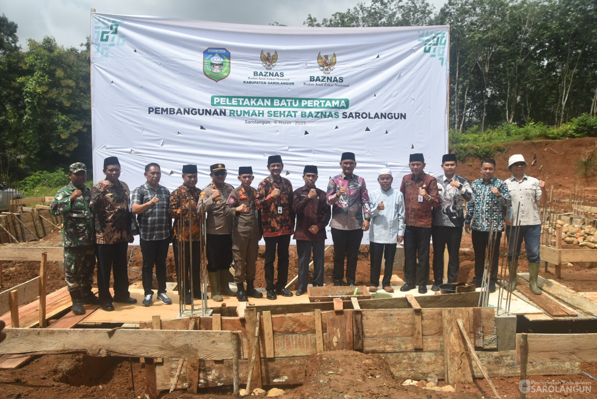 6 Maret 2025 -&nbsp;Peletakan Batu Pertama Pembangunan Rumah Sehat Baznas di Desa Tanjung Kecamatan Bathin VIII