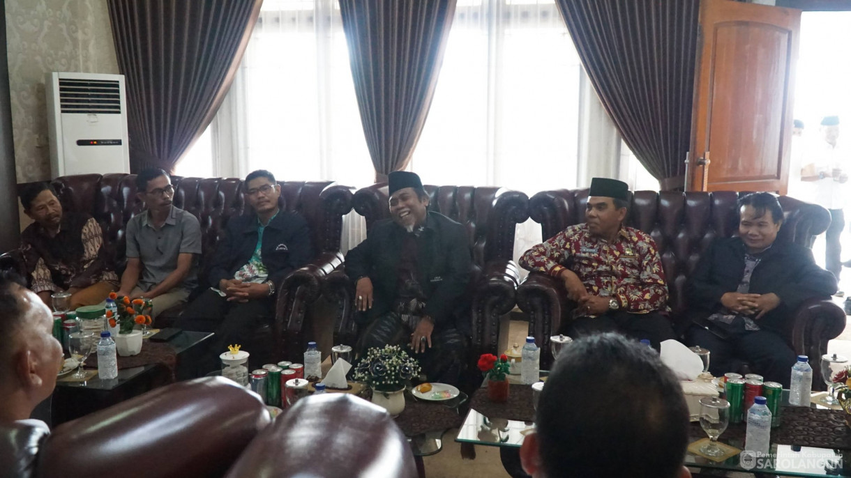 6 Mei 2026 Audiensi dengan Forum Kerukunan Umat Beragama Kabupaten Sarolangun dengan Bupati Sarolangun di Rumah Dinas Bupati Sarolangun