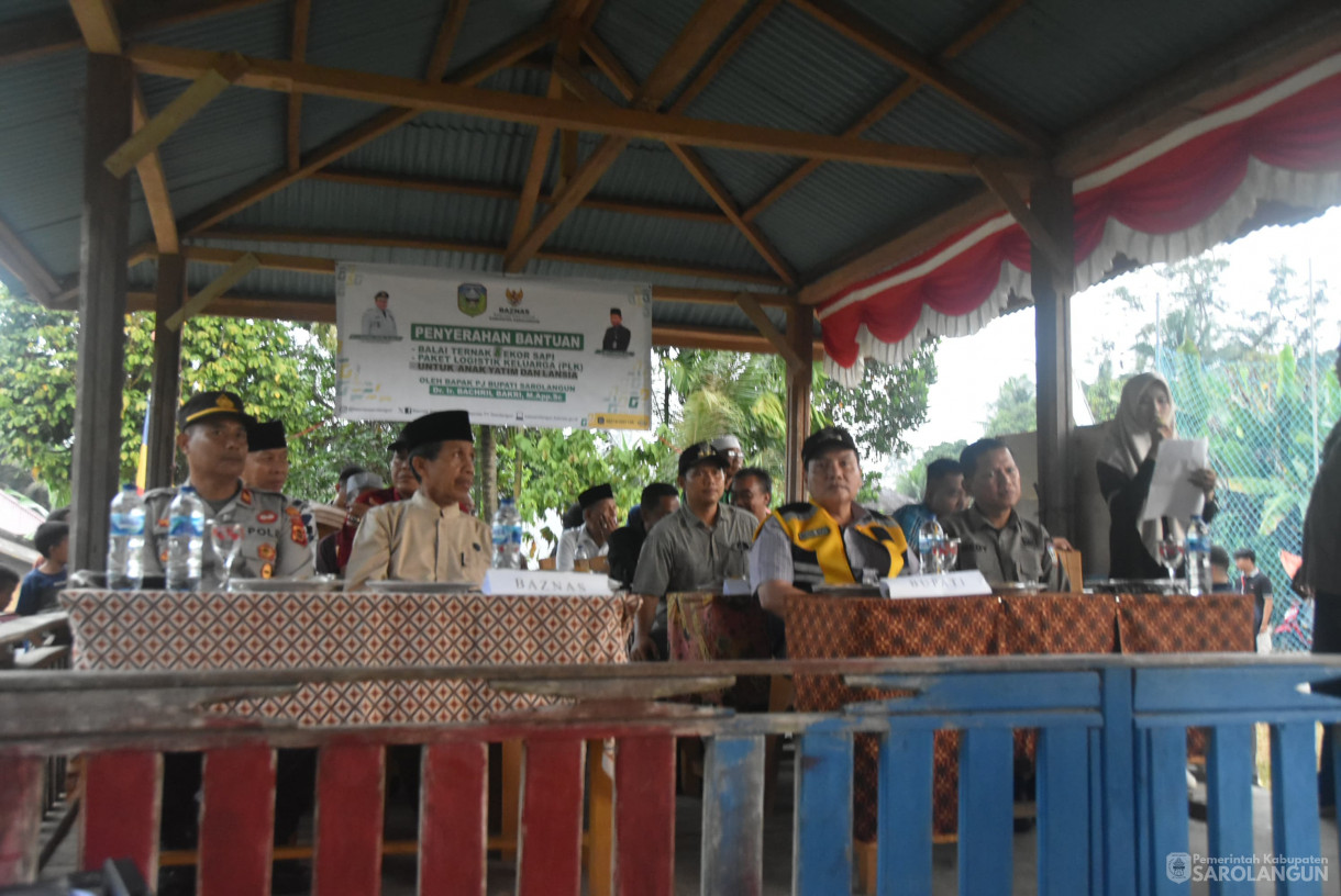9 Agustus 2024 -&nbsp;Penyerahan Bantuan Kepada Mustahiq Warga Desa Pulau Buayo Program Baznas Sarolangun Sekaligus Pembukaan Turnamen Bola Voli Putri Dalam Rangka Menyambut Hari Kemerdekaan Indonesia, Bertempat di Desa Pulau Buayo kecamatan Bathin VII