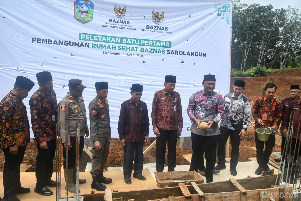 6 Maret 2025 -&nbsp;Peletakan Batu Pertama Pembangunan Rumah Sehat Baznas di Desa Tanjung Kecamatan Bathin VIII