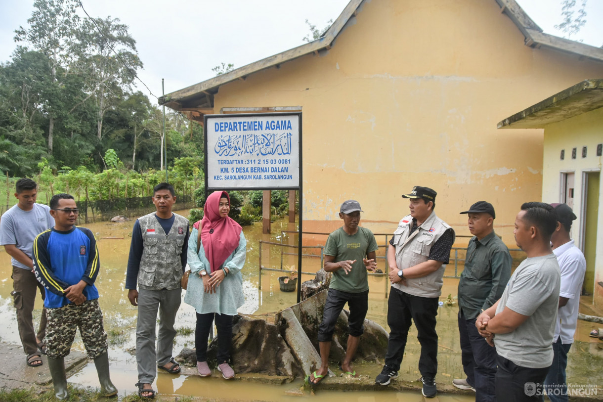 30 Desember 2023 - Meninjau Lokasi Terdampak Banjir Di Desa Baru, Desa Bernai Kecamatan Sarolangun, Dan Desa Teluk Kecimbung Kecamatan Bathin VIII