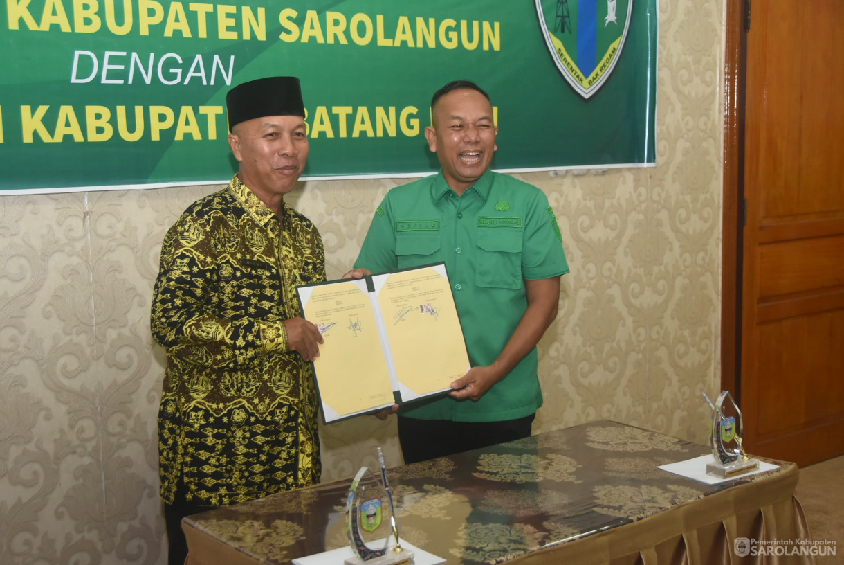 8 Agustu 2025 - Penandatanganan Kerjasama Antara Pemerintah Kabupaten Sarolangun dengan Pemerintah Kabupaten Batanghari di Rumah Dinas Bupati Sarolangun
