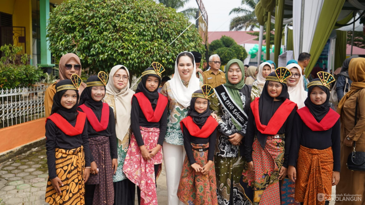 14 Juli 2025 - Pj Sekda Kabupaten Sarolangun Membuka Kegiatan Penguatan Transisi PAUD Ke SD Masa Transisi Masa Pengenalan Lingkungan Sekolah Ramah Tahun 2025 di SD 57 Sungai Benteng Kecamatan Singkut