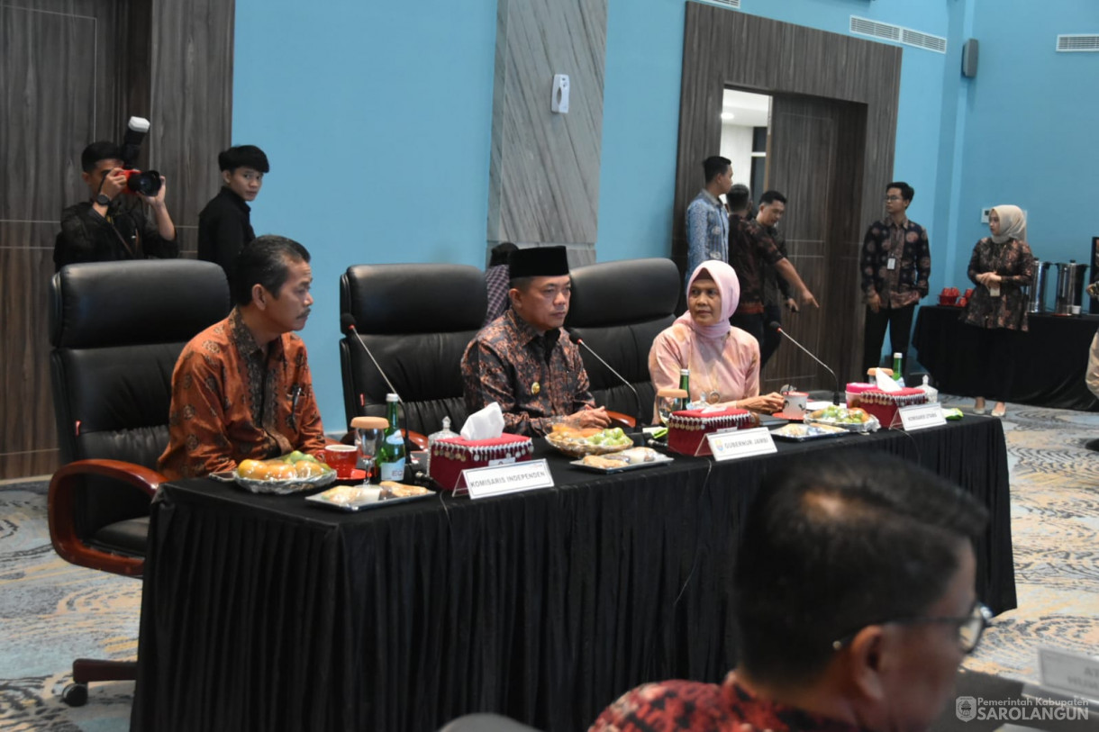 21 September 2023 - Penjabat Bupati Sarolangun Menghadiri Rapat Umum Pemegang Saham Bank Pembangunan Daerah Jambi di Mahligai Bank Pembangunan Daerah Jambi