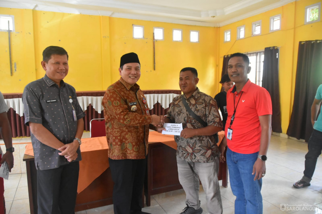 3 Mei 2024 - Pembubaran Panitia Dan Penyerahan Uang Bonus Lomba Pacu Perahu Di Kantor Camat Sarolangun