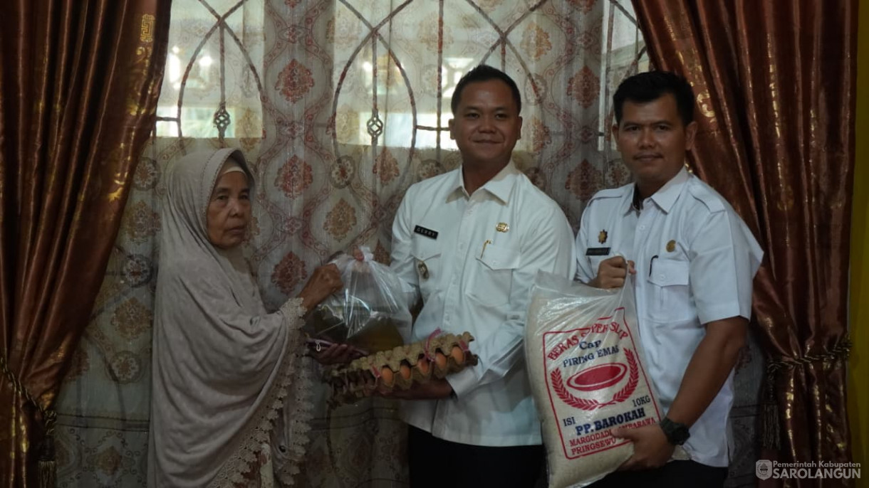 26 November 2025&nbsp; Salurkan Bantuan Kepada 92 Masyarakat Miskin Ekstrim Di Kecamatan Bathin VIII