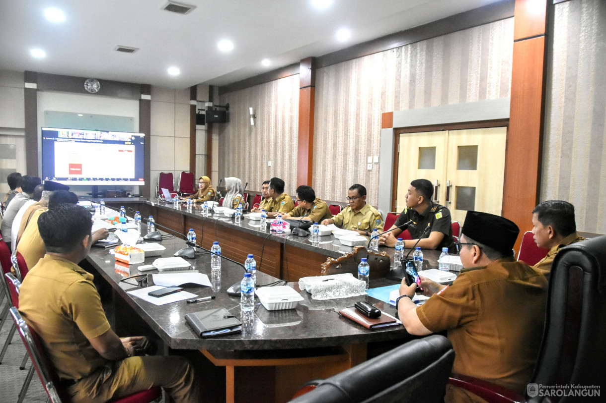 29 Januari 2024 - Rapat TPID Via Zoom Meeting Di Ruang Pola Utama Kantor Bupati Sarolangun