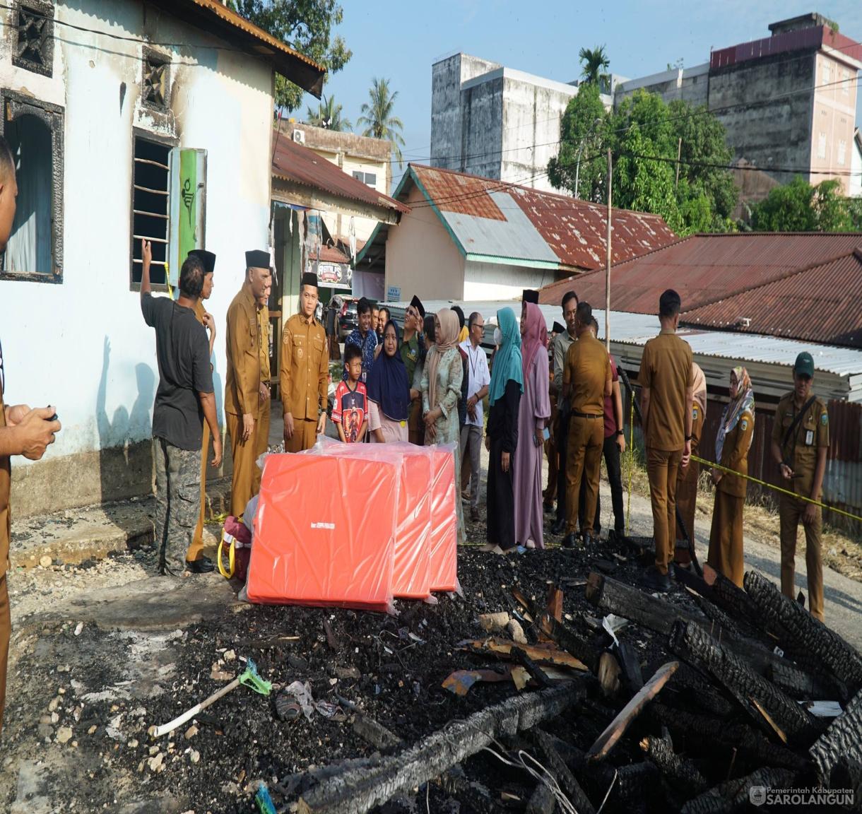 19 Mei 2026 Penyerahan Bantuan untuk Korban Terdampak Kebakaran di samping SMKN 4 Sarolangun