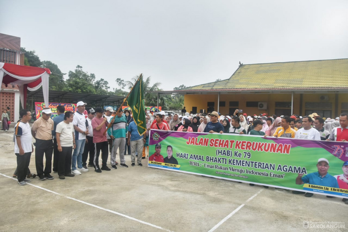 4 Januari 2025 - Jalan Santai Memperingati Hari Amal Bhakti di Kantor Kemenag Sarolangun