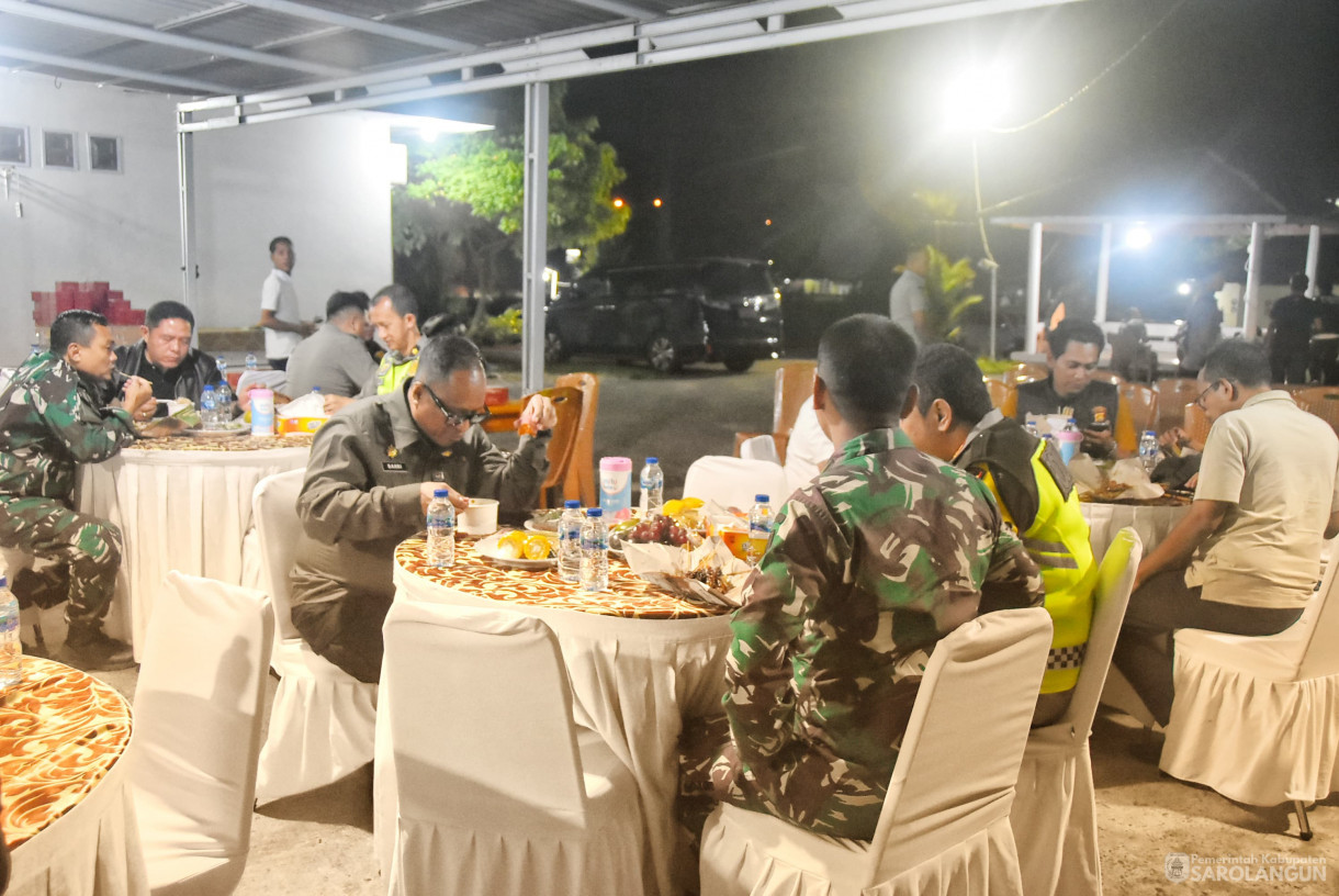 19 Oktober 2024 -&nbsp;Apel Kesiapan Pelaksanaan Kegiatan KYRD Polres Sarolangun Dalam Rangka Cipta Kondisi Kamtibmas Yang Kondusif Menjelang Pelantikan Presiden Dan Wapres, Bertempat di Polres Sarolangun