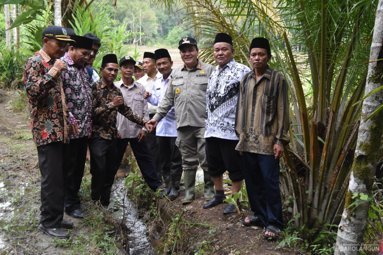 25 November 2023 - Meninjau Saluran Irigasi Yang Rusak Di Sawah Desa Sungai Bemban, Kecamatan Batang Asai