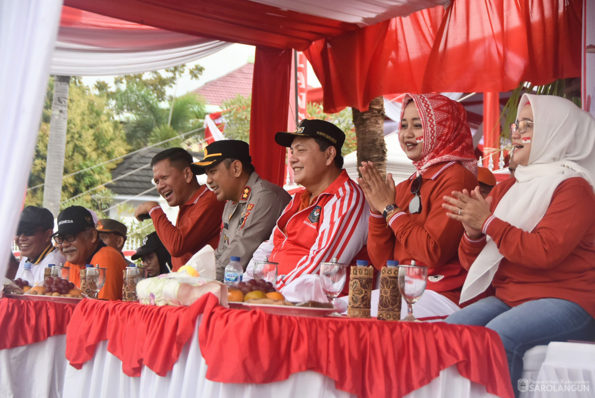 15 Agustus 2024 -&nbsp;Kegiatan Gerak Jalan Memperingati Hari Kemerdekaan RI Ke 79, Bertempat di Depan Rumah Dinas Bupati Sarolangun