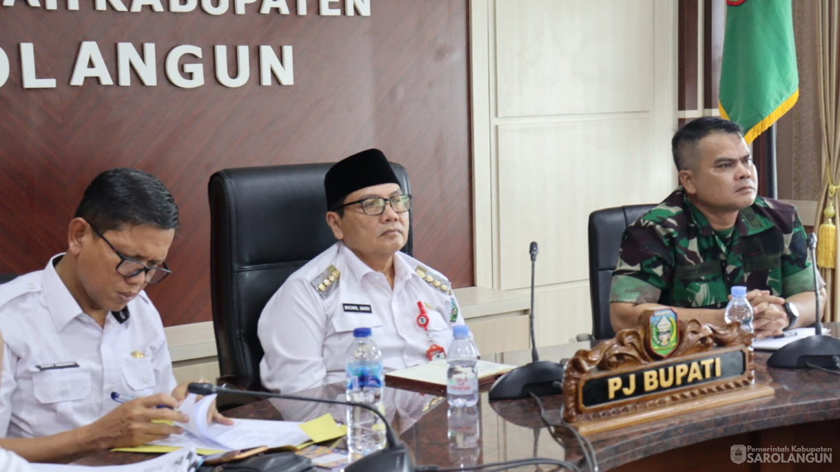 27 Desember 2023 - Rapat Koordinasi Pengendalian Inflasi Dan Penanggulangan Bencana Alam Seluruh Kab Kota Se Provinsi Jambi Via Zoom Meeting Di Ruang Pola Utama Kantor Bupati Sarolangun