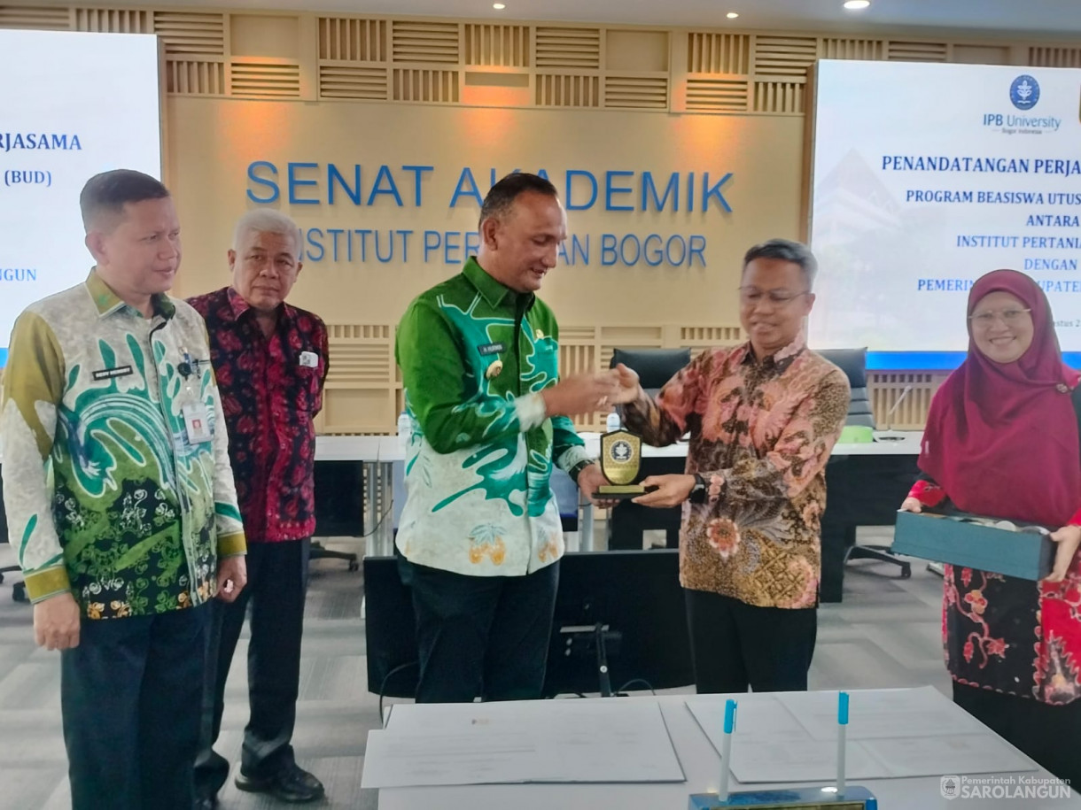 22 Agustus 2025 Penandatanganan Perjanjian Kerja Sama Beasiswa Utusan Daerah Pemerintah Kabupaten Sarolangun dengan Institut Pertanian Bogor